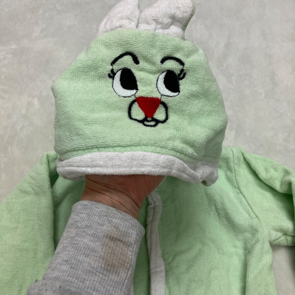 Kids Robe size 5/6 - Picture 2 of 3